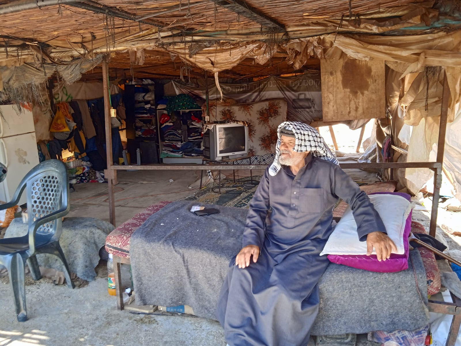 المواطني نور بني عودة (أبو ساجد) من خربة حمصة التحتا (تصوير: إسراء غوراني/ وفا)